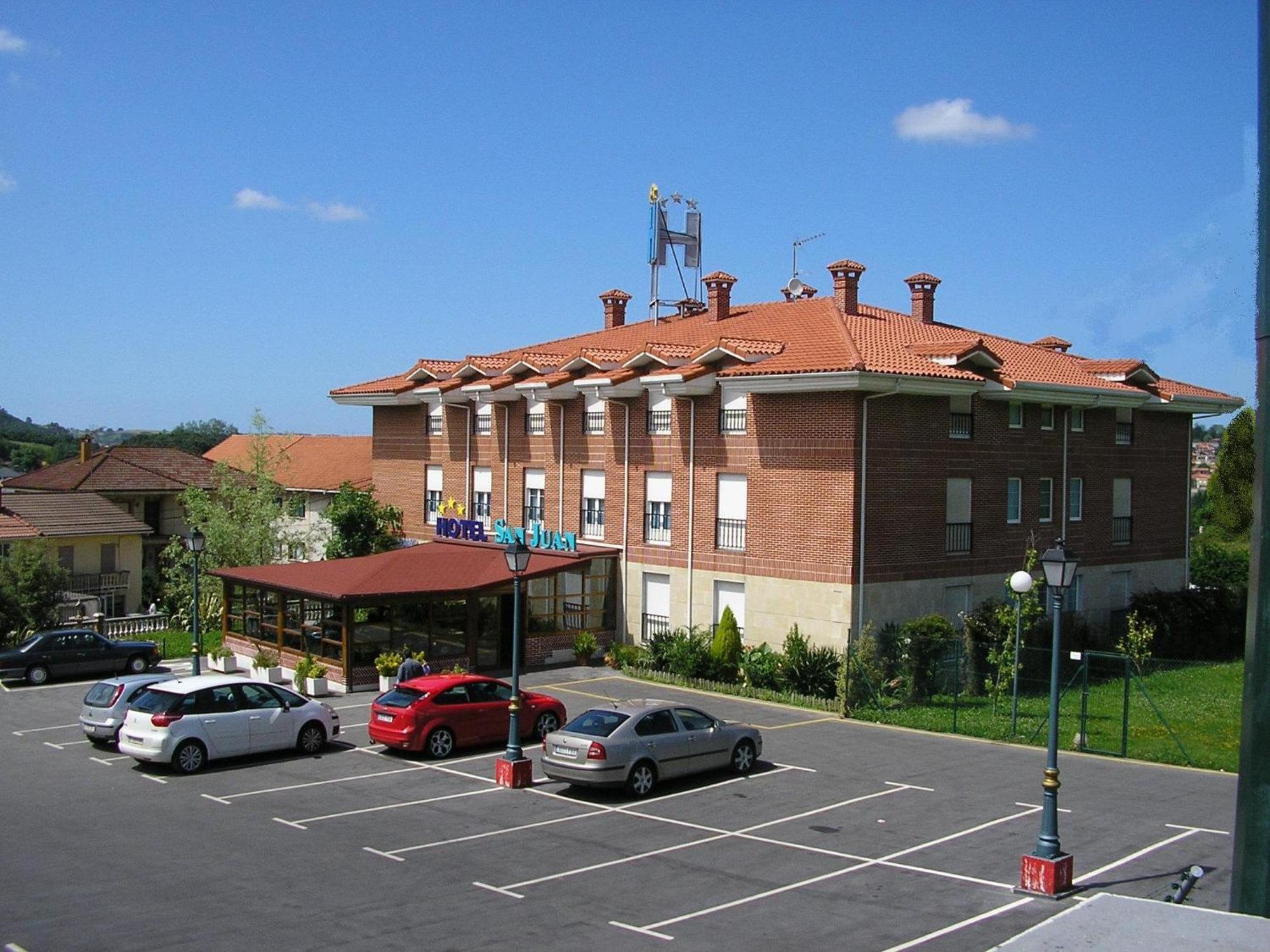 Hotel San Juan Revilla De Camargo Exteriér fotografie